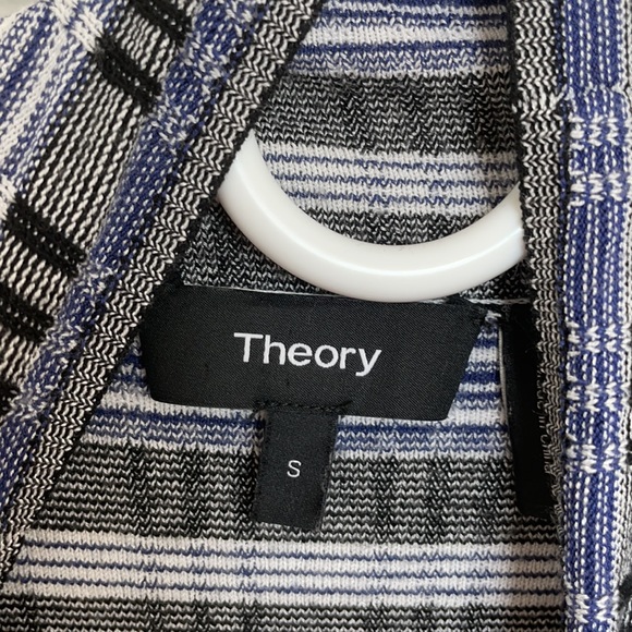 Patterned Turtle Neck ♡ - Picture 3 of 3